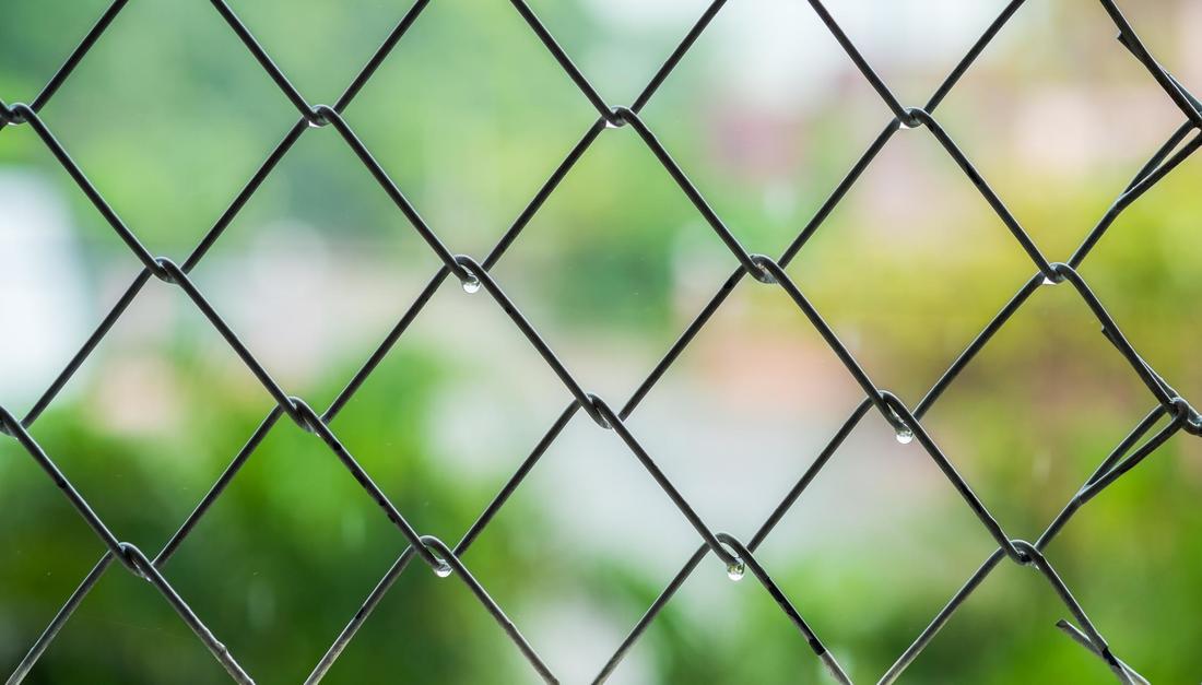 This is a picture of a chain link fence Tampa.